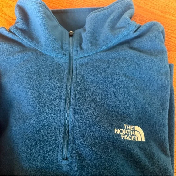 The North Face Men’s Half Zip Fleece Trio in Maroon, Blue, and Light Blue - XL - Picture 2 of 4